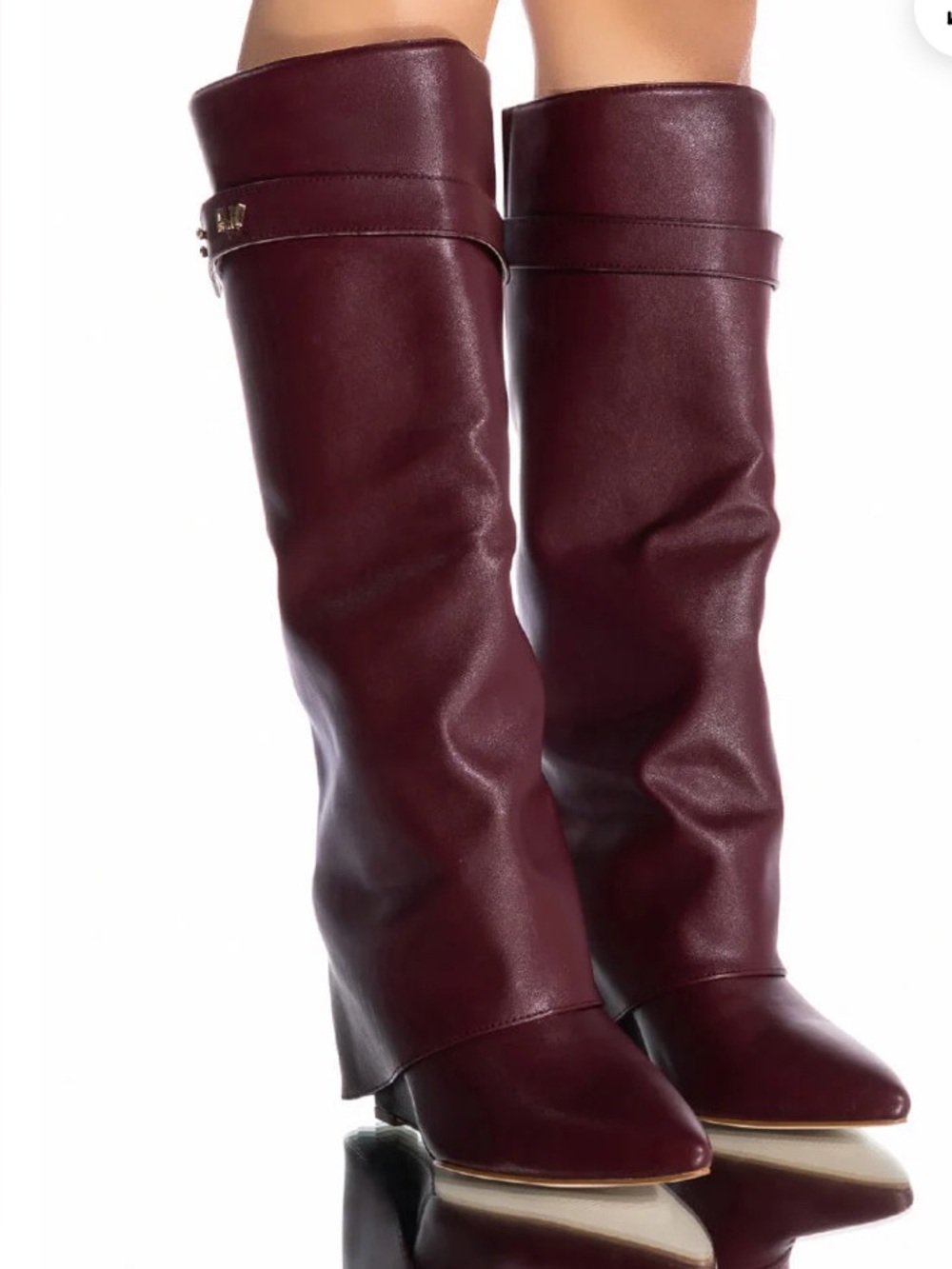 Women's Tall Shark Burgundy Knee-High Boots - Stylish Leather Look
